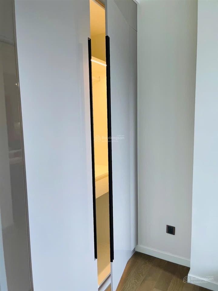 Chính chủ bán nhanh căn hộ 2pn q2 thảo điền giá 9.5 tỷ đầy đủ nội thất.  0902 896 ***