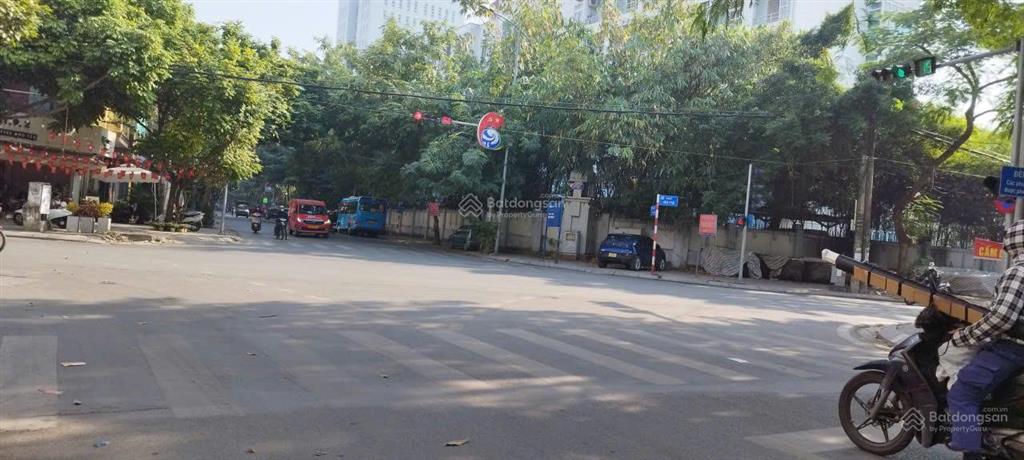 Cc cho thuê nhà văn phú, đường rộng 24m, 4 tầng x 90m2, 25 triệu/th