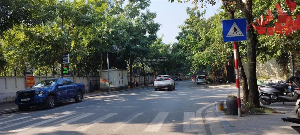 Cc cho thuê nhà văn phú, đường rộng 24m, 4 tầng x 90m2, 25 triệu/th