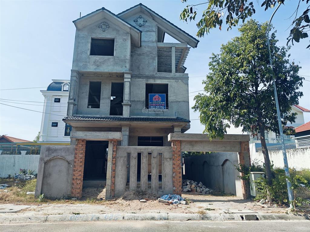 Bán biệt thự xây thô khu biệt thự phước sơn gần biển vũng tàu  đối diện dự án sun group tp hcm.