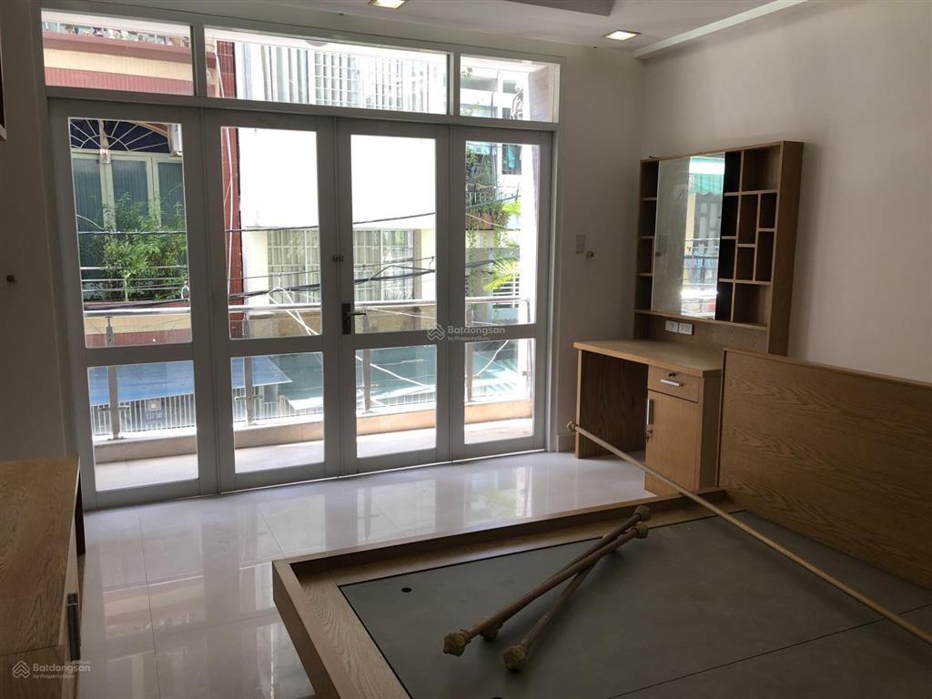 Bán gấp nhà riêng ở quận 1, nhà có đầy đủ nội thất đang cho thuê
