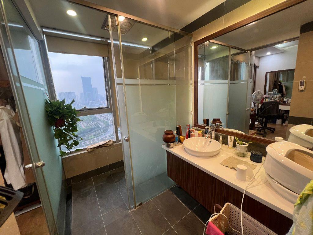 Bán căn hộ chung cư Thăng Long Number One, căn góc 173m2, tầng trung, đầy đủ nội thất cao cấp, sổ đỏ chính chủ 