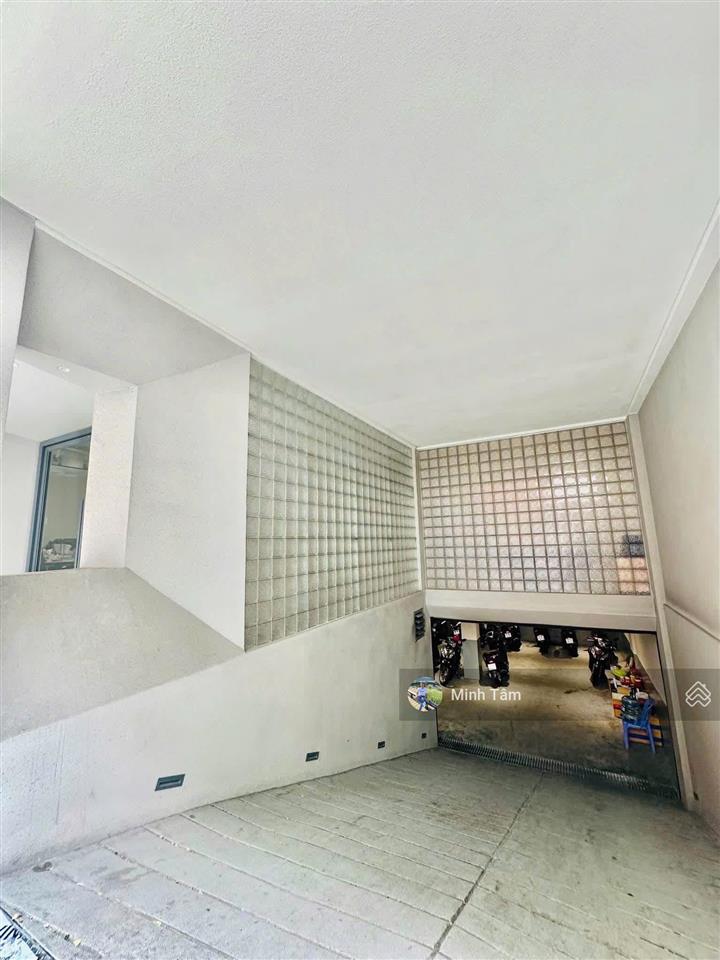 Cho thuê nhà mặt tiền 111315 hoa lan, p. 2, q. phú nhuận