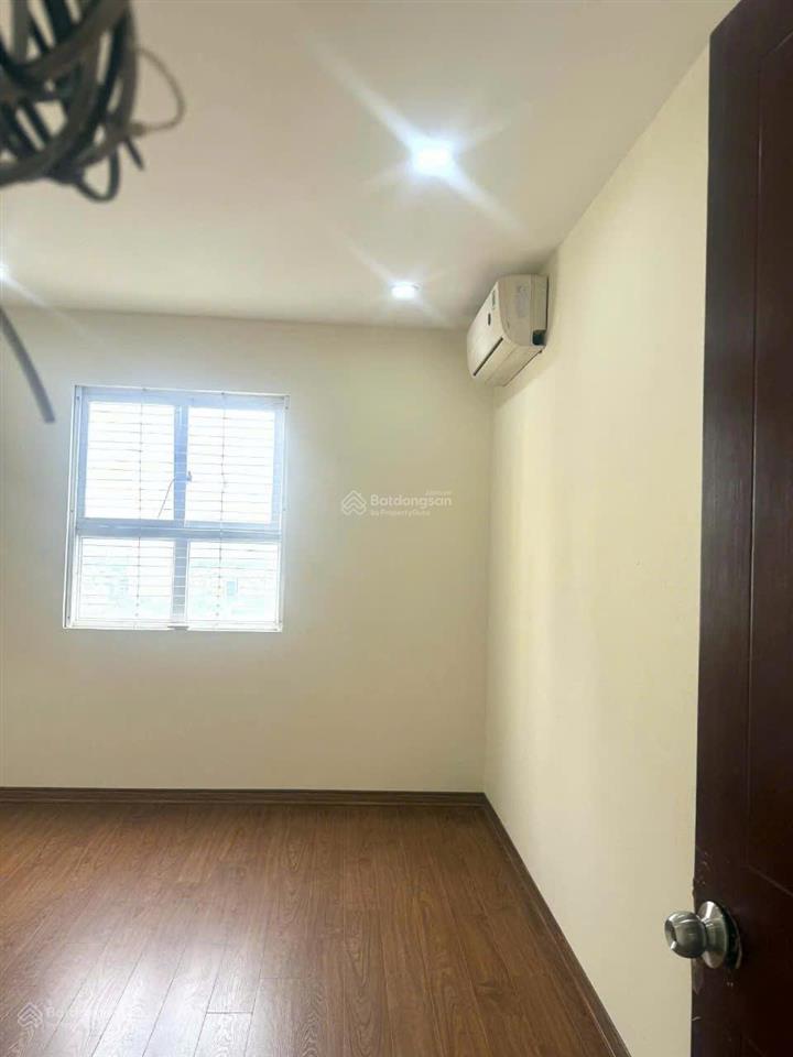 Bán căn hộ cc ct1 thạch bàn, 4,09 tỷ, 75m2, 2pn, 2wc, view đẹp