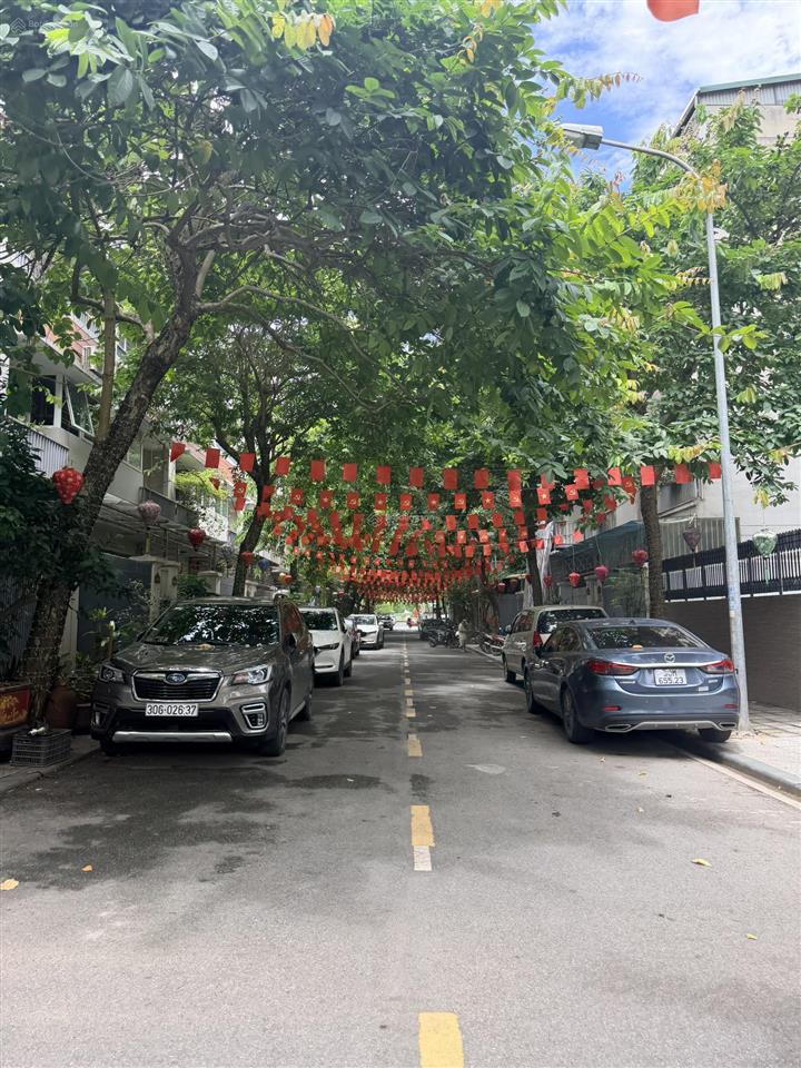 Bán gấp trong tháng lk an hưng hoàn thiện cực đẹp có thang máy giá 21 tỷ.  0963 689 ***