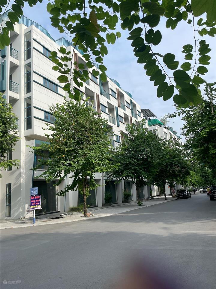 Bán gấp căn hoàn thiện galaxy tsq ngân hà vạn phúc có thể kinh doanh quá đep.  0963 689 ***