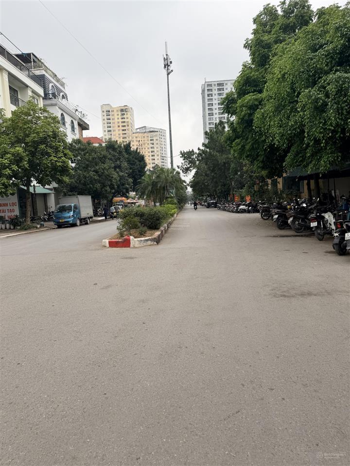 Chủ cần bán gấp ngộp bank liền kề văn khê giảm chào 2tỷ giá chỉ 18tỷ.  0963 689 ***