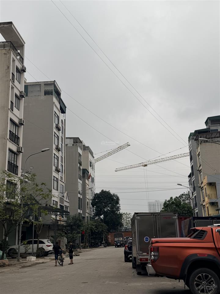 Chủ cần bán gấp ngộp bank liền kề văn khê giảm chào 2tỷ giá chỉ 18tỷ.  0963 689 ***