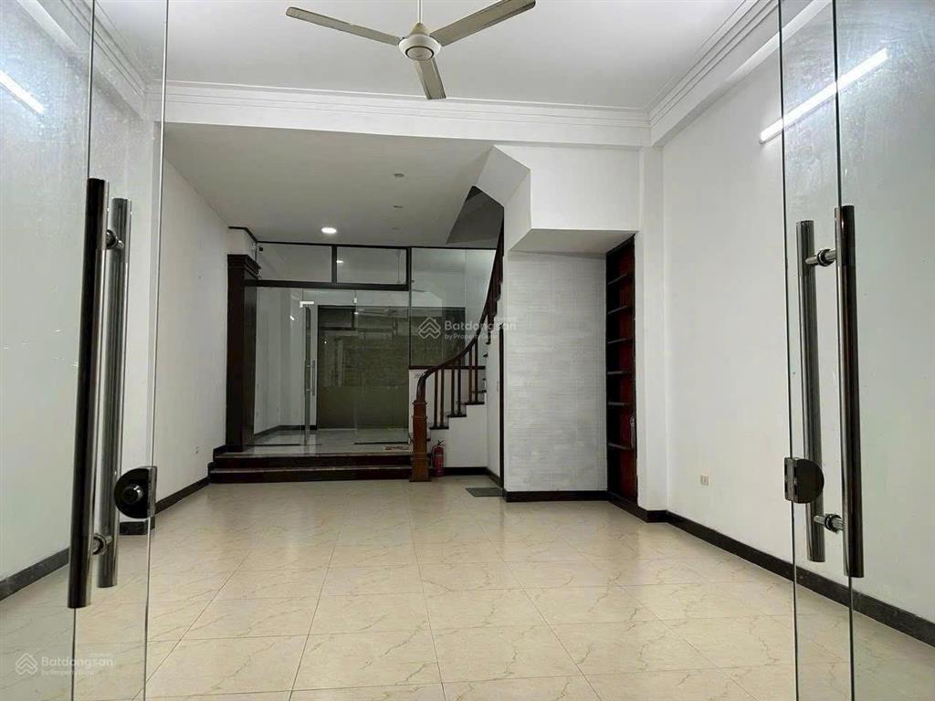Chủ cần bán gấp ngộp bank liền kề văn khê giảm chào 2tỷ giá chỉ 18tỷ.  0963 689 ***