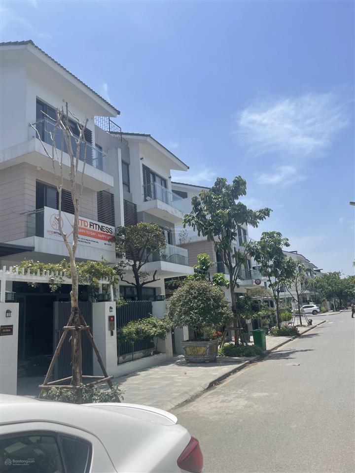 Bán gấp căn biệt thự an vượng giá 36 tỷ view nội khu rẻ nhất thị trường 180m2 .  0963 689 ***