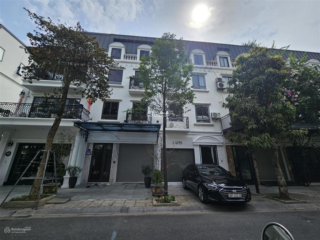 Bán gấp liền kề góc la casta văn phú hai mặt nhinh 22 tỷ.  0963 689 ***