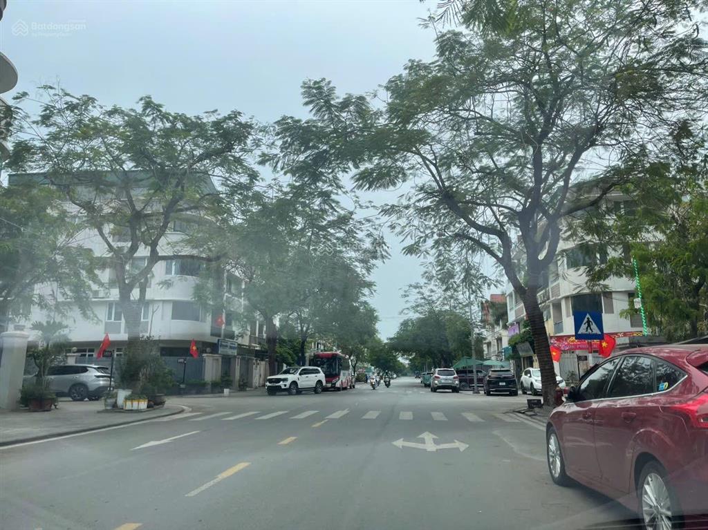 Bán liền kề an hưng hoàn thiện giá tốt, 82,5m² ngay hồ giá 19,5 tỷ.  0963 689 ***