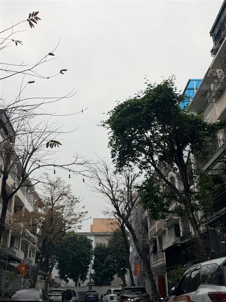 Bán liền kề an hưng hoàn thiện giá tốt, 82,5m² ngay hồ giá 19,5 tỷ.  0963 689 ***