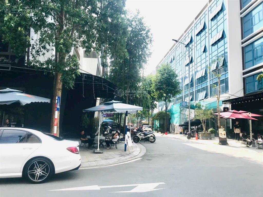 Bán gấp căn hoàn thiện galaxy tsq ngân hà vạn phúc có thể kinh doanh quá đẹp.  0963 689 ***