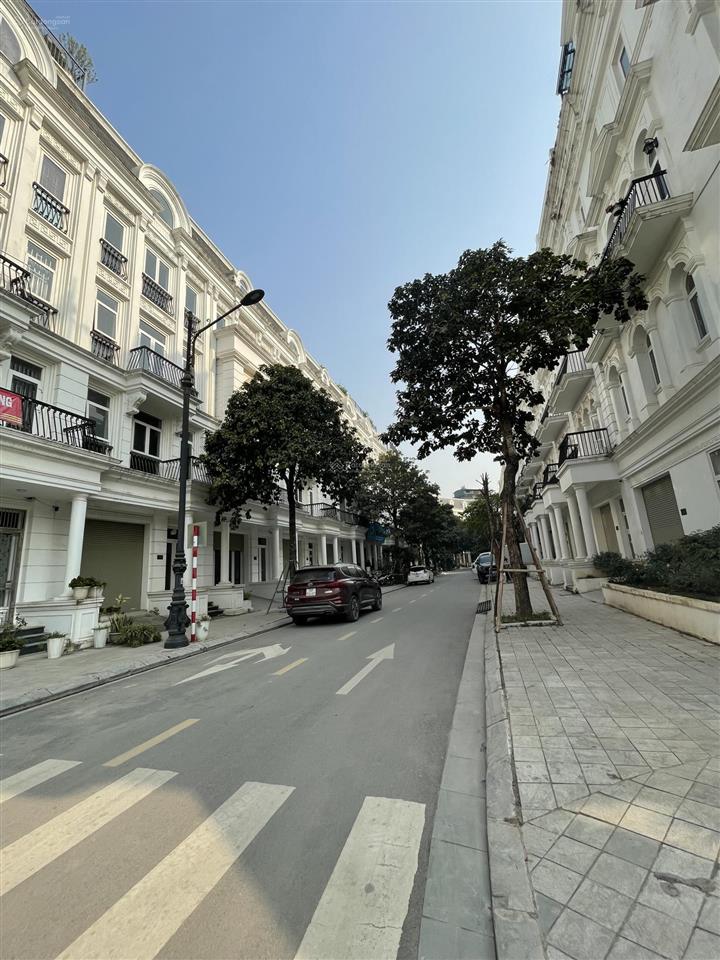 Bán gấp liền kề hoàn thiện thang máy 96m2 louis city đại mỗ bán nhanh có sổ 24,5 tỷ.  0963 689 ***
