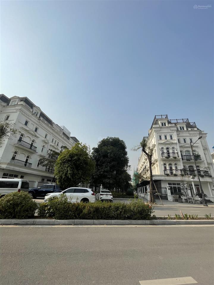 Bán gấp liền kề hoàn thiện thang máy 96m2 louis city đại mỗ bán nhanh có sổ 24,5 tỷ.  0963 689 ***
