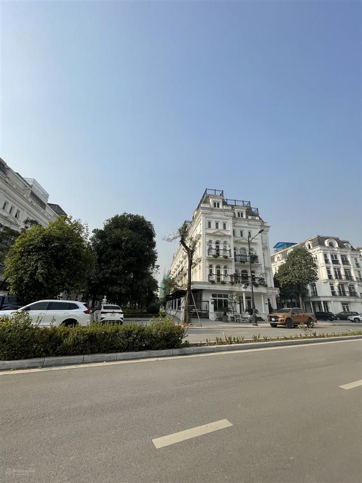 Bán gấp liền kề hoàn thiện thang máy 96m2 louis city đại mỗ bán nhanh có sổ 24,5 tỷ.  0963 689 ***