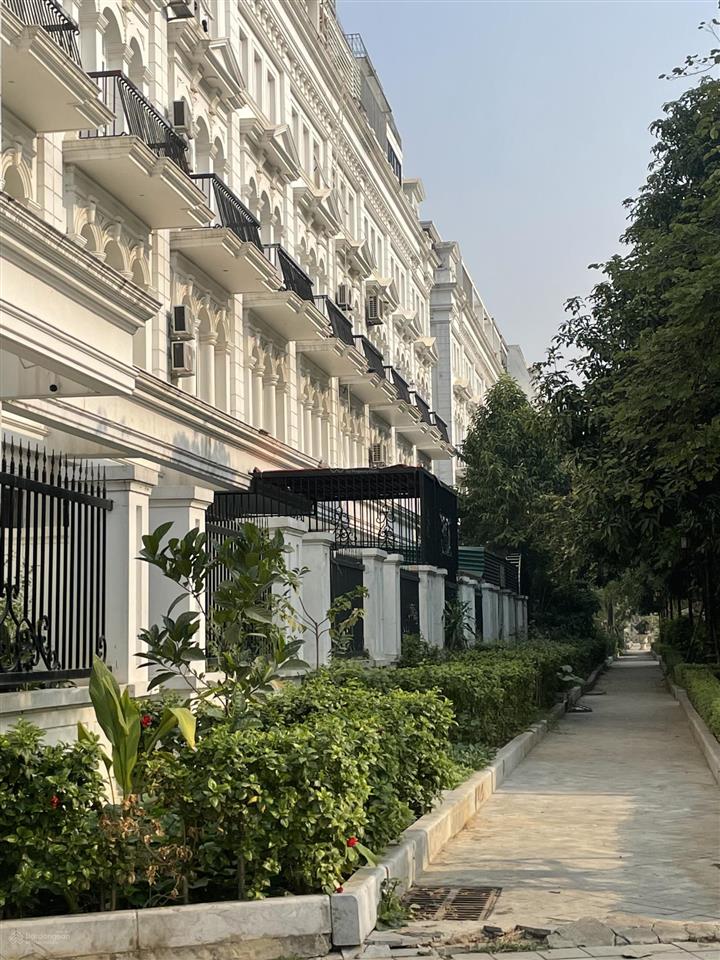 Bán gấp liền kề hoàn thiện thang máy 96m2 louis city đại mỗ bán nhanh có sổ 24,5 tỷ.  0963 689 ***