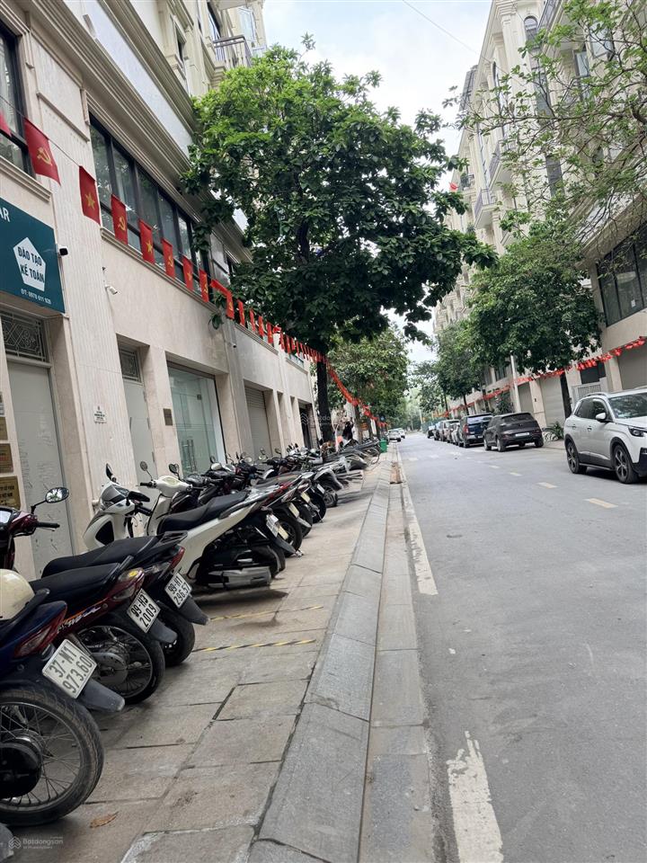 Bán giá cực tốt him lam vạn phúc cho thuê 50tr/tháng. giá nhỉnh 27 tỷ.  0963 689 ***