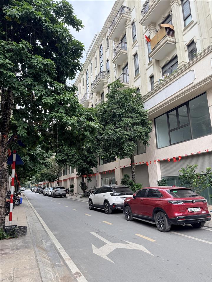 Bán giá cực tốt him lam vạn phúc cho thuê 50tr/tháng. giá nhỉnh 27 tỷ.  0963 689 ***