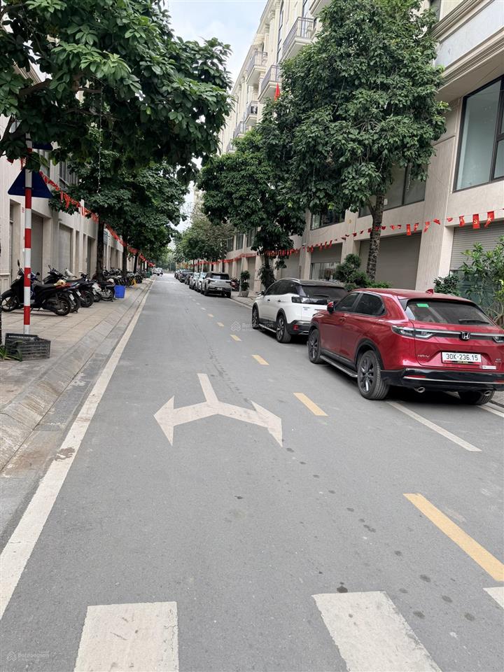 Bán giá cực tốt him lam vạn phúc cho thuê 50tr/tháng. giá nhỉnh 27 tỷ.  0963 689 ***