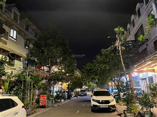 Bán gấp liền kề đường to hoàn thiện mặt kinh doanh la casta văn phú nhỉnh 20 tỷ.  0963 689 ***