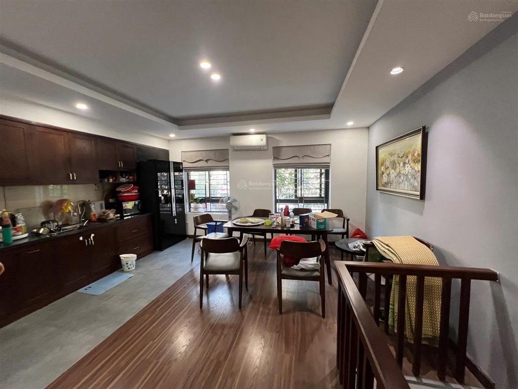 Bán gấp liền kề đường to hoàn thiện mặt kinh doanh la casta văn phú nhỉnh 20 tỷ.  0963 689 ***