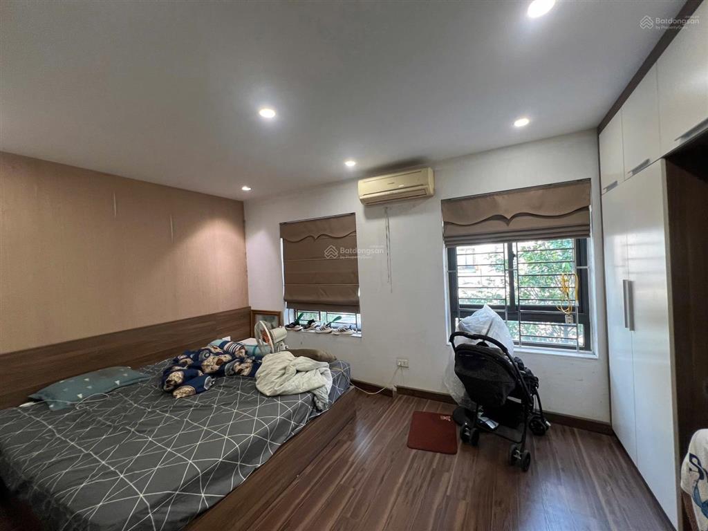 Bán gấp liền kề đường to hoàn thiện mặt kinh doanh la casta văn phú nhỉnh 20 tỷ.  0963 689 ***