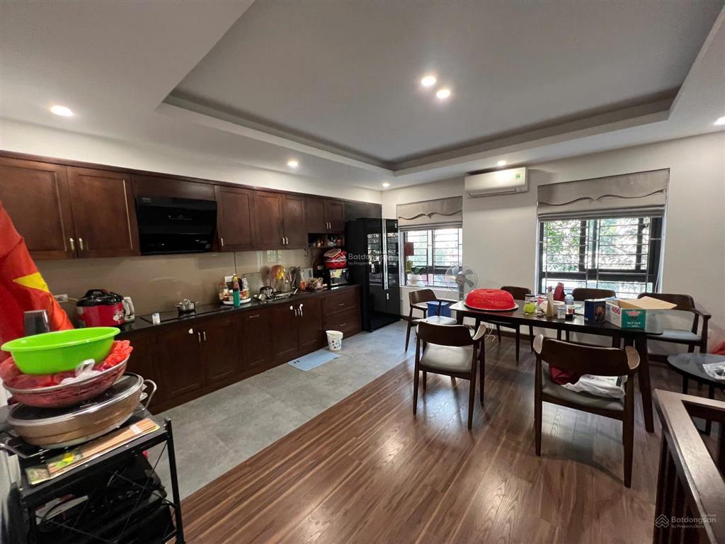 Bán gấp liền kề đường to hoàn thiện mặt kinh doanh la casta văn phú nhỉnh 20 tỷ.  0963 689 ***