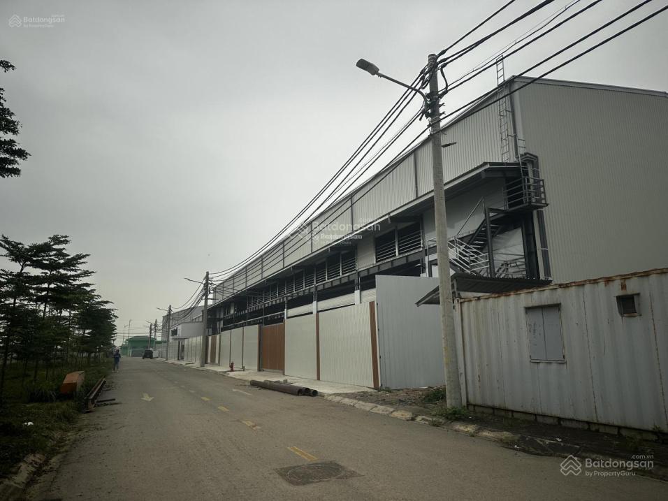 Tôi cần bán nhà xưởng giá 12tr/m2, dt 1300m2 tại cụm công nghiệp phương trung.  0963 689 ***
