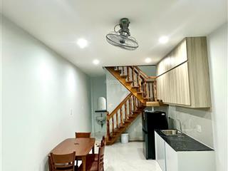 Chính chủ cho thuê nhà nguyên căn 1 trệt 1 lầu, đầy đủ nội thất cơ bản, giá 9 triệu