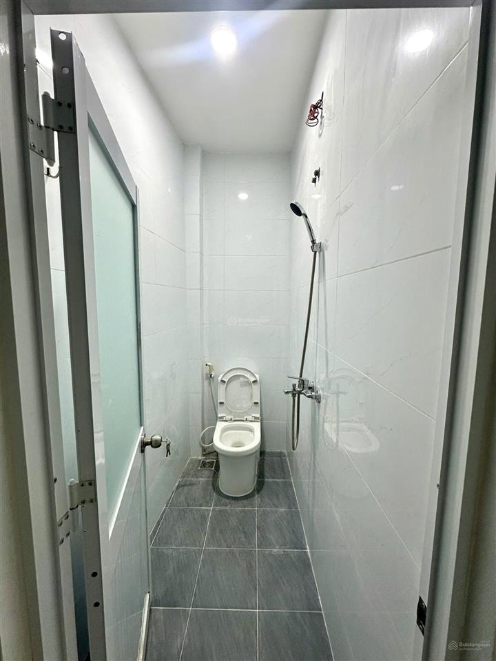 Chính chủ cho thuê nhà nguyên căn 1 trệt 1 lầu, đầy đủ nội thất cơ bản, giá 9 triệu