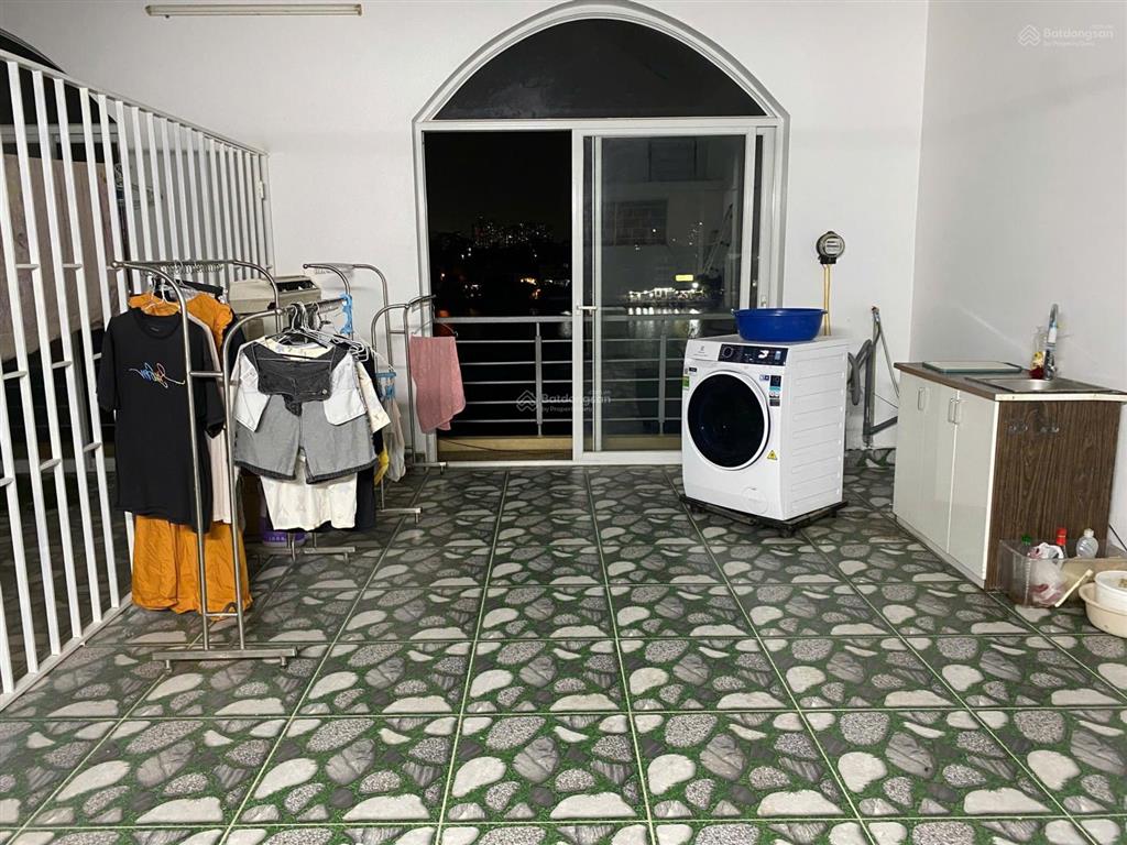 Phòng full đồ, view hồ đầm hồng thoáng mát