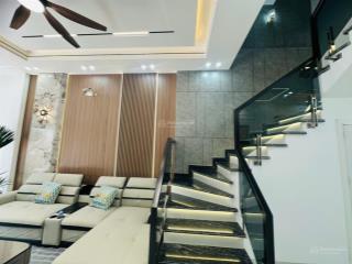 Bán nhà mới xây 4 tầng mặt đường quỳnh hoàng ngay gần bể bơi tặng full nội thất, ghế massage