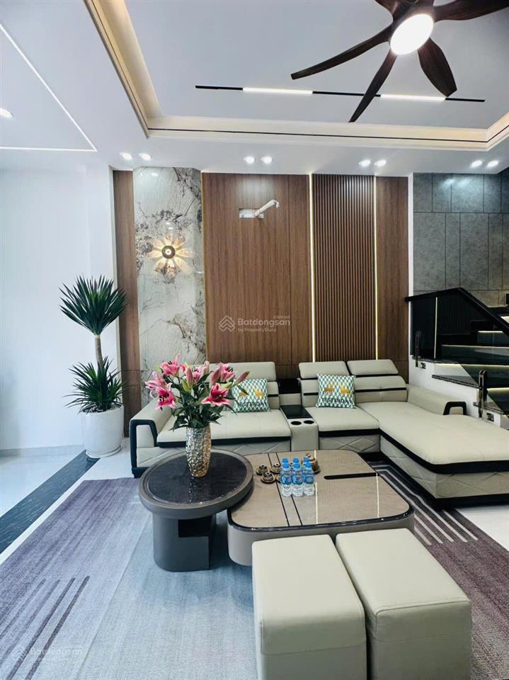 Bán nhà mới xây 4 tầng mặt đường quỳnh hoàng ngay gần bể bơi tặng full nội thất, ghế massage