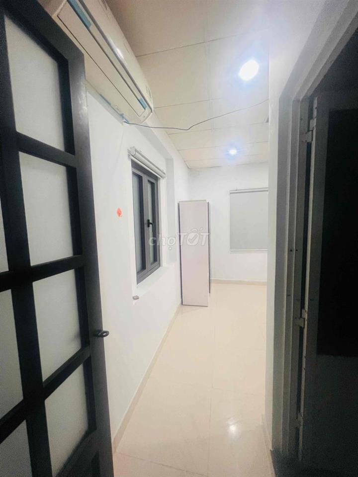 Phòng lầu 2 cho thuê gần bến xe An sương, chợ cây Me