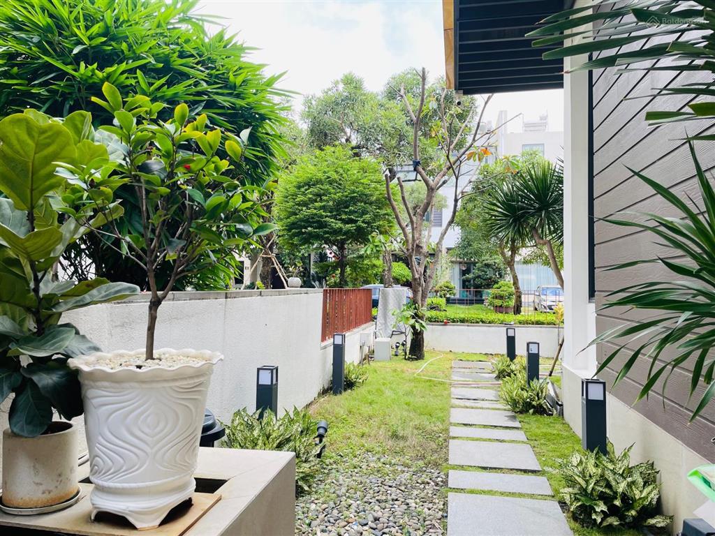 Bán biệt thự đơn lập lucasta khang điền, ngang 14m, sổ hồng, tuấn anh 0971 707 ***