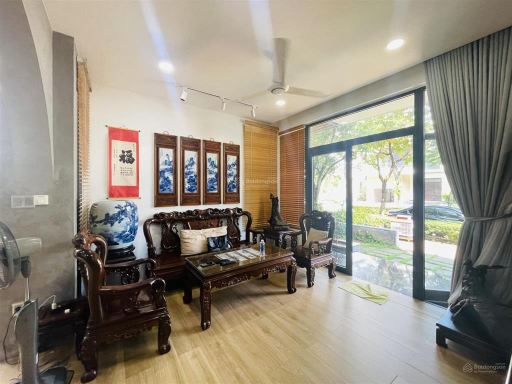 Bán biệt thự sân vườn lucasta khang điền