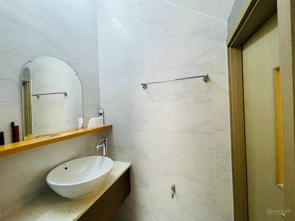 Bán biệt thự có nội thất lucasta  khang điền  dọn vào ở ngay  sổ hồng