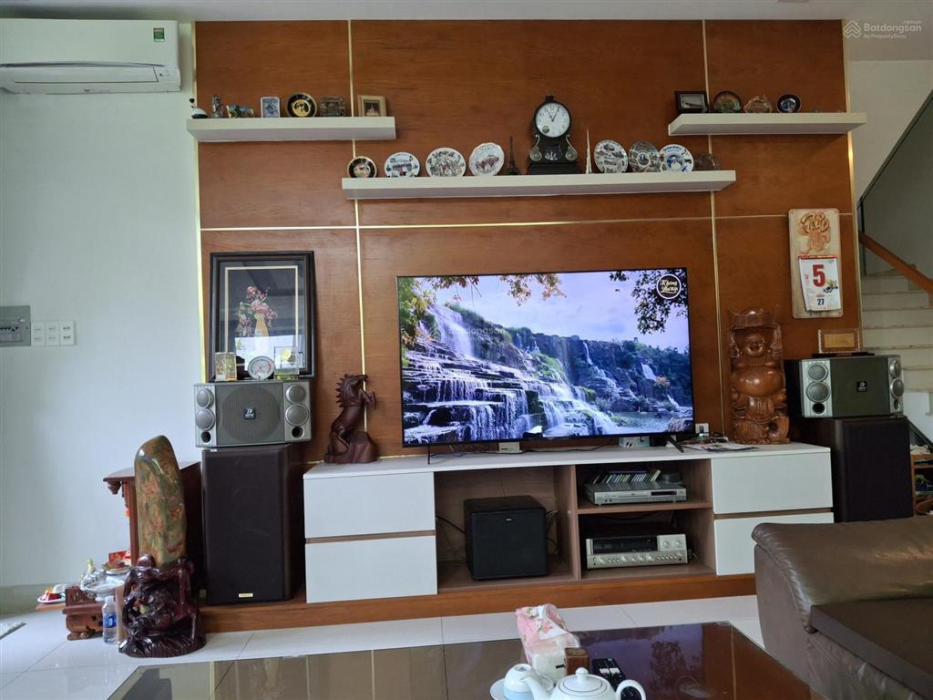 Bán nhà biệt thự song lập  khu đô thị mới đông tăng long dt 200m2, nội thất hoàn thiện, giá 21 tỷ