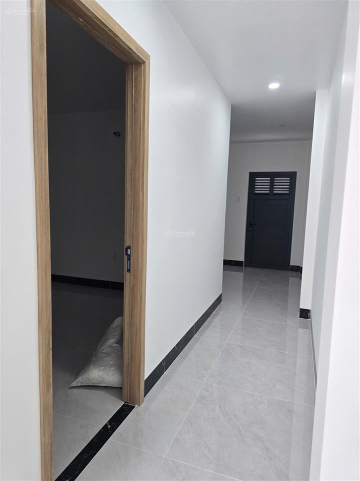 Bán nhà mới xây dựng kdc phú long. từ ql80 vào hơn 100m tại tân dương, đồng tháp