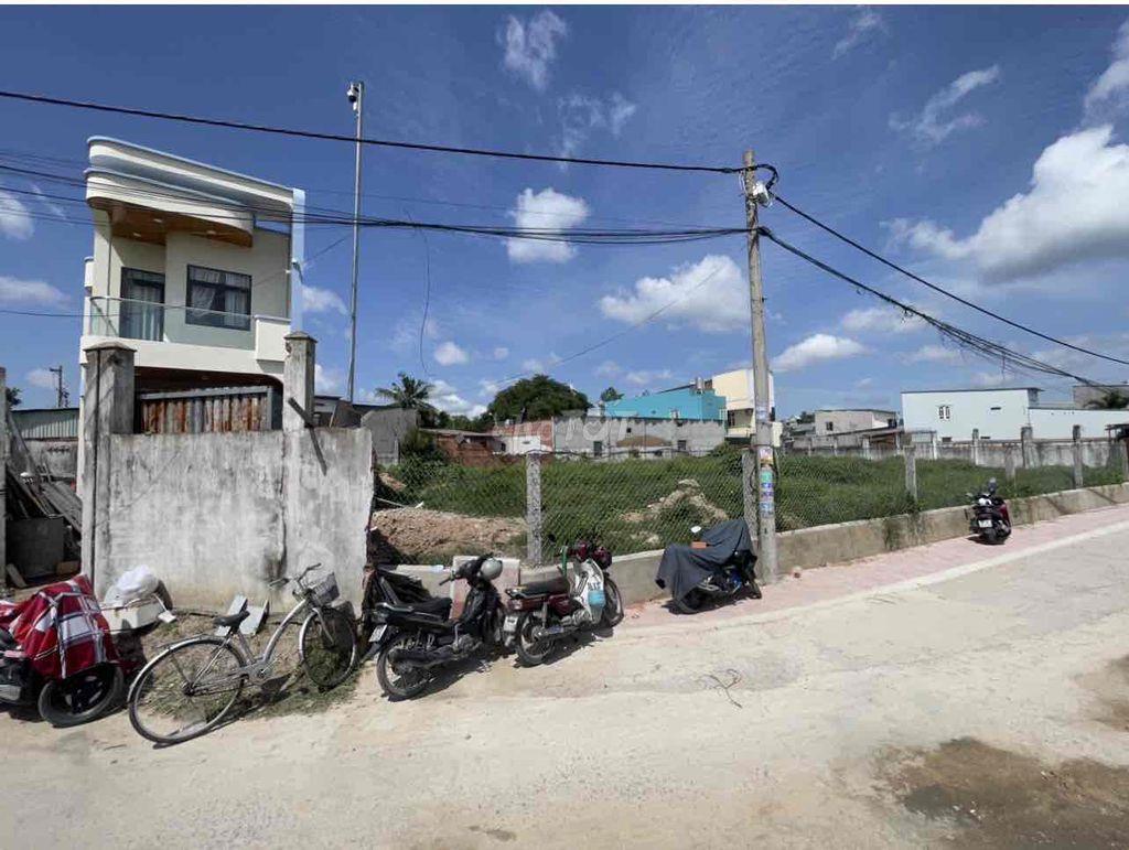 Cần bán hoặc cho thuê đất ngần Vin homes hóc môn