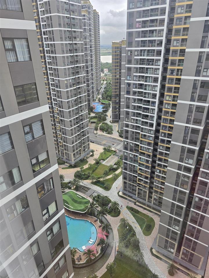Cần bán vinhomes grand park  tòa bs8  nội thất cao cấp