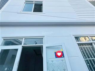 Gia đình cần bán nhà 1tr2 lầu gần biển bãi trước đi bộ khoảng 5 phút