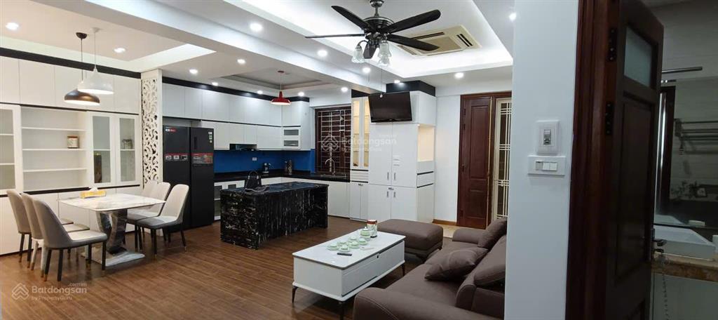 Chính chủ bán căn cc cao cấp mặt đường võ chí công tây hồ