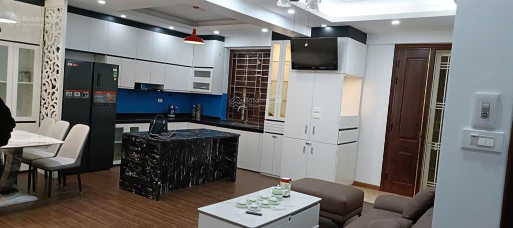 Chính chủ bán căn cc cao cấp mặt đường võ chí công tây hồ