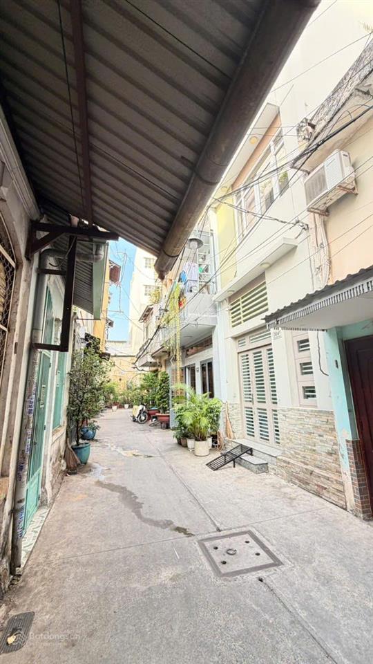 Bán gấp nhà mặt phố 302/8 hai bà trưng, phường tân định, giá 9,8 tỷ, 40,2m2