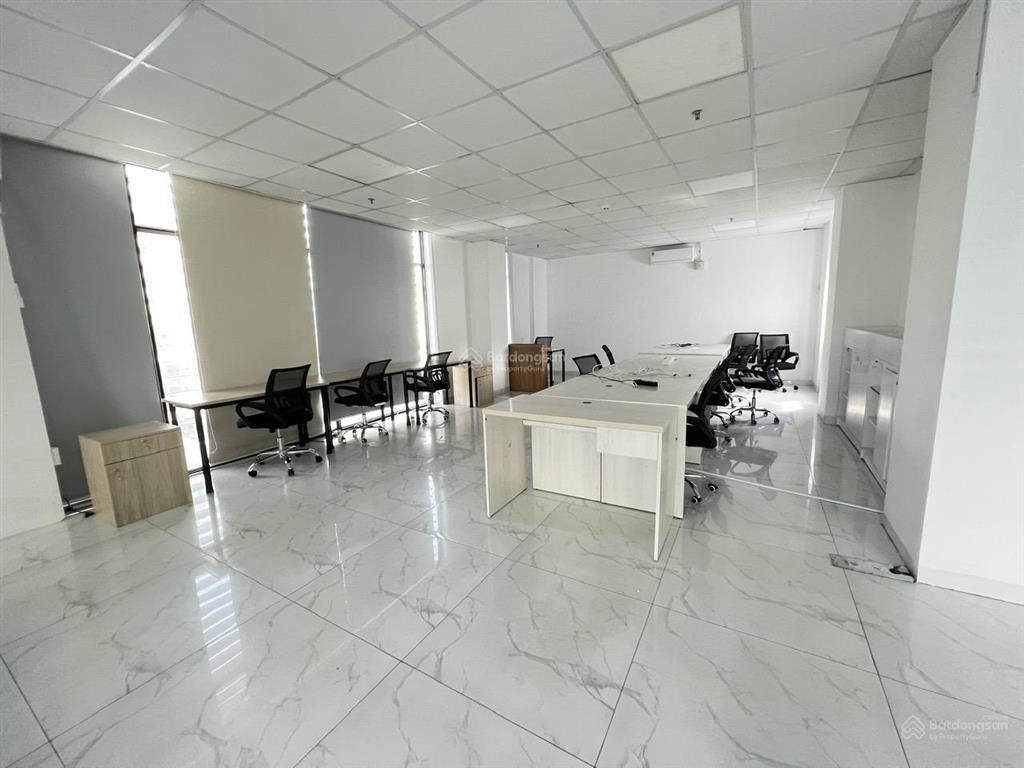 Văn phòng đầy đủ nội thất tại 154156 nguyễn hữu thọ, nhà bè  140m²  38 triệu/tháng