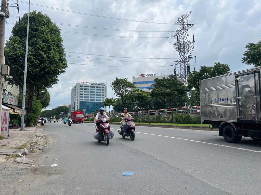 Bán nhà mặt tiền 80m2 4 tầng tại 257 tô ký, trung mỹ tây q12 chỉ hơn 6 tỷ