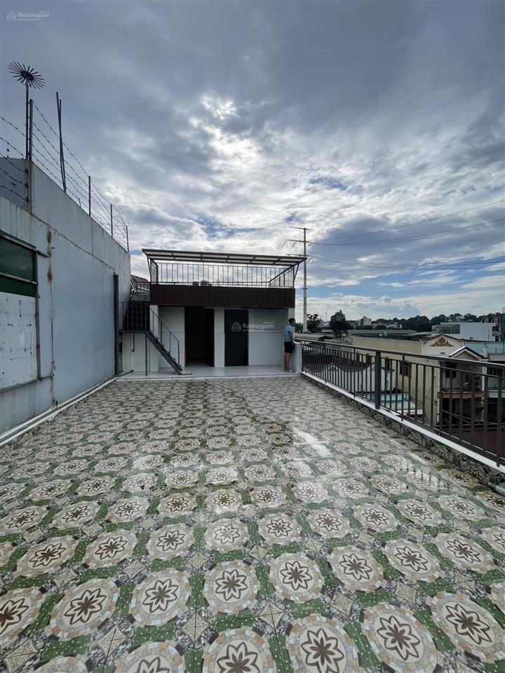 Bán nhà mặt tiền 80m2 4 tầng tại 257 tô ký, trung mỹ tây q12 chỉ hơn 6 tỷ